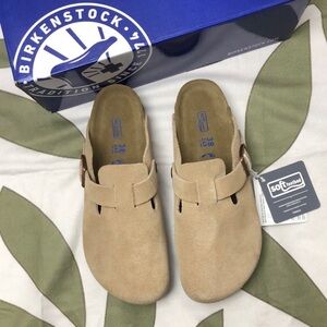 ⭐️NWT Women's Latte Cream Suede Birkenstock Boston Shoes - Narrow Fit